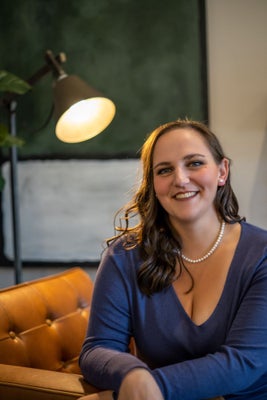 Portrait of Amanda Crow, Broker.
